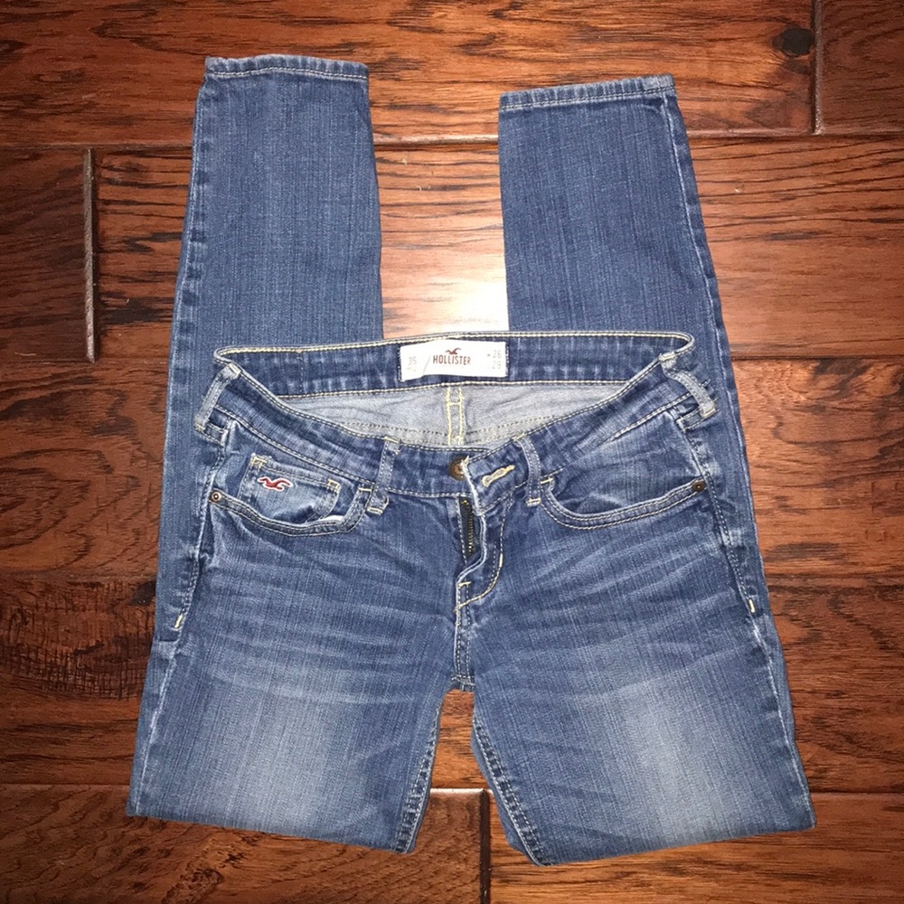Hollister Skinny Jeans in Medium Blue Wash